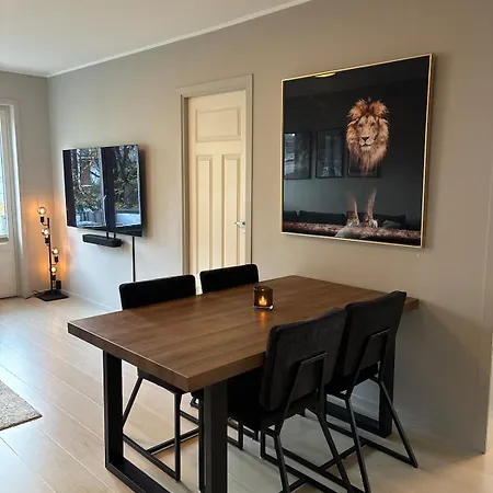 Апартаменти Corner With Balcony In *