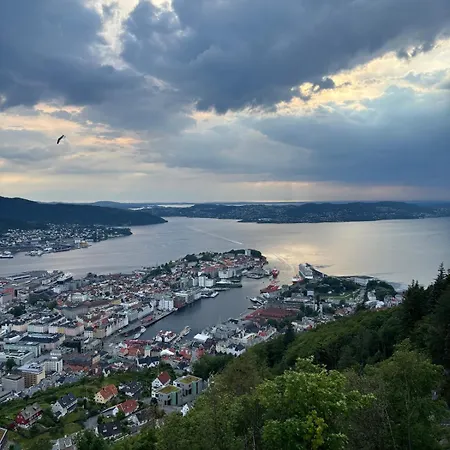 Апартаменти Corner With Balcony In